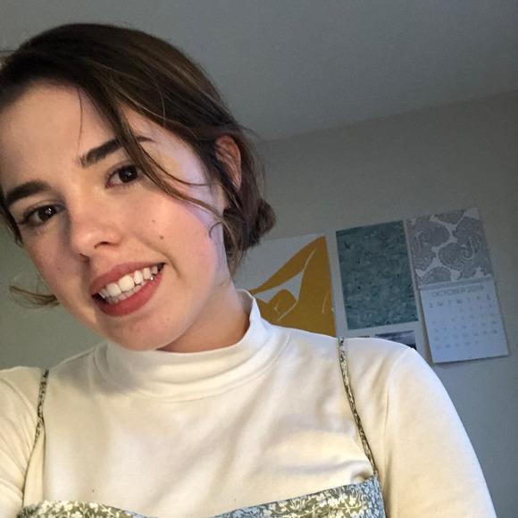 Meet your Posher, Holly - Picture 1 of 1